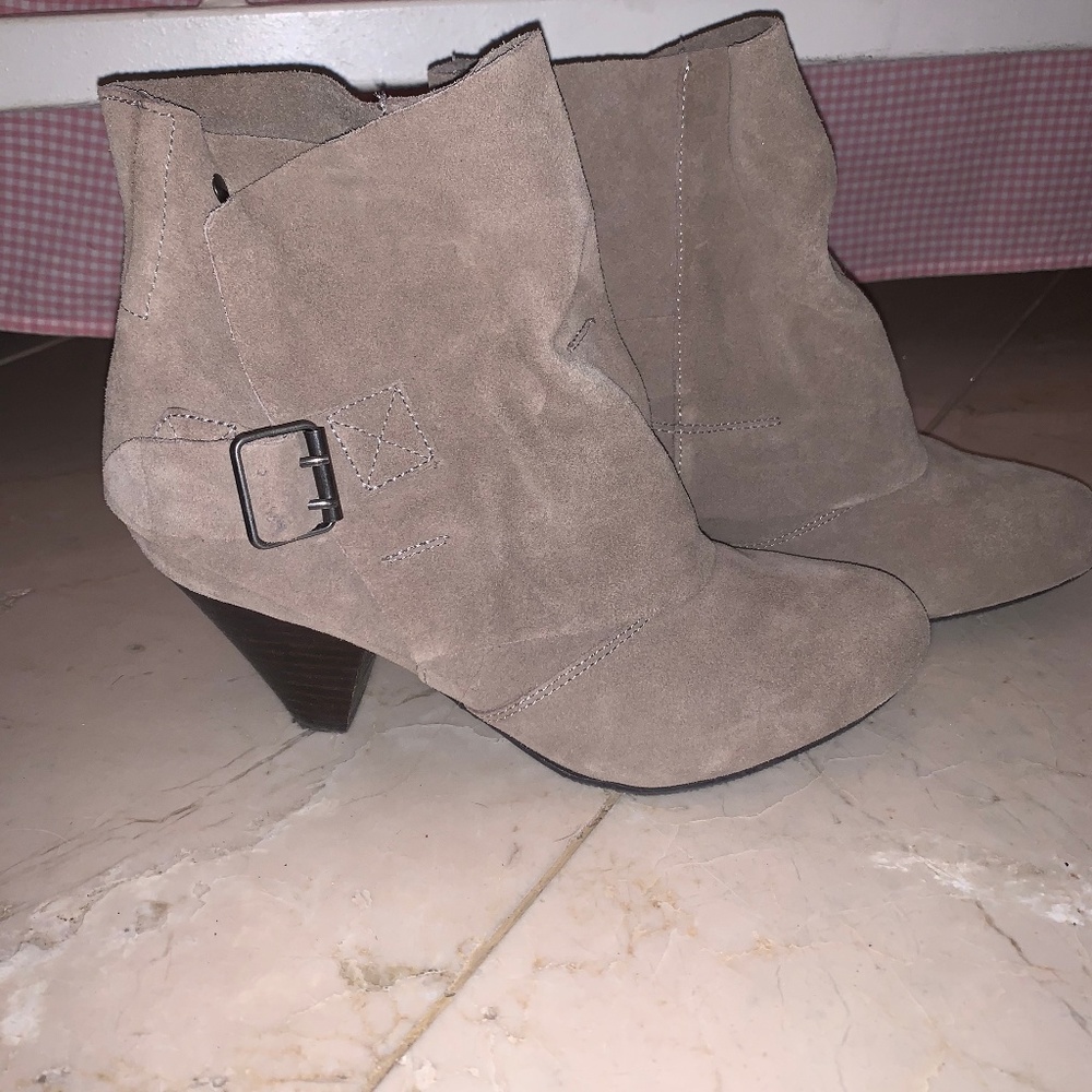 Steve Madden Tan Suede Booties